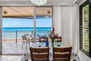 Dining - Lovely 2-bedrooms/2baths Ocean Front Condo (Lahaina)