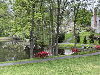 Lakeview - Tranquille and private suite Located 20 minutes from D.C