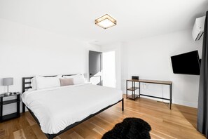 2 chambres, bureau, fer et planche à repasser, accès au Wi-Fi (inclus)