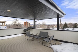 Property grounds - New 3-Story Modern Home W/ Rooftop Mountain Views! (Denver)