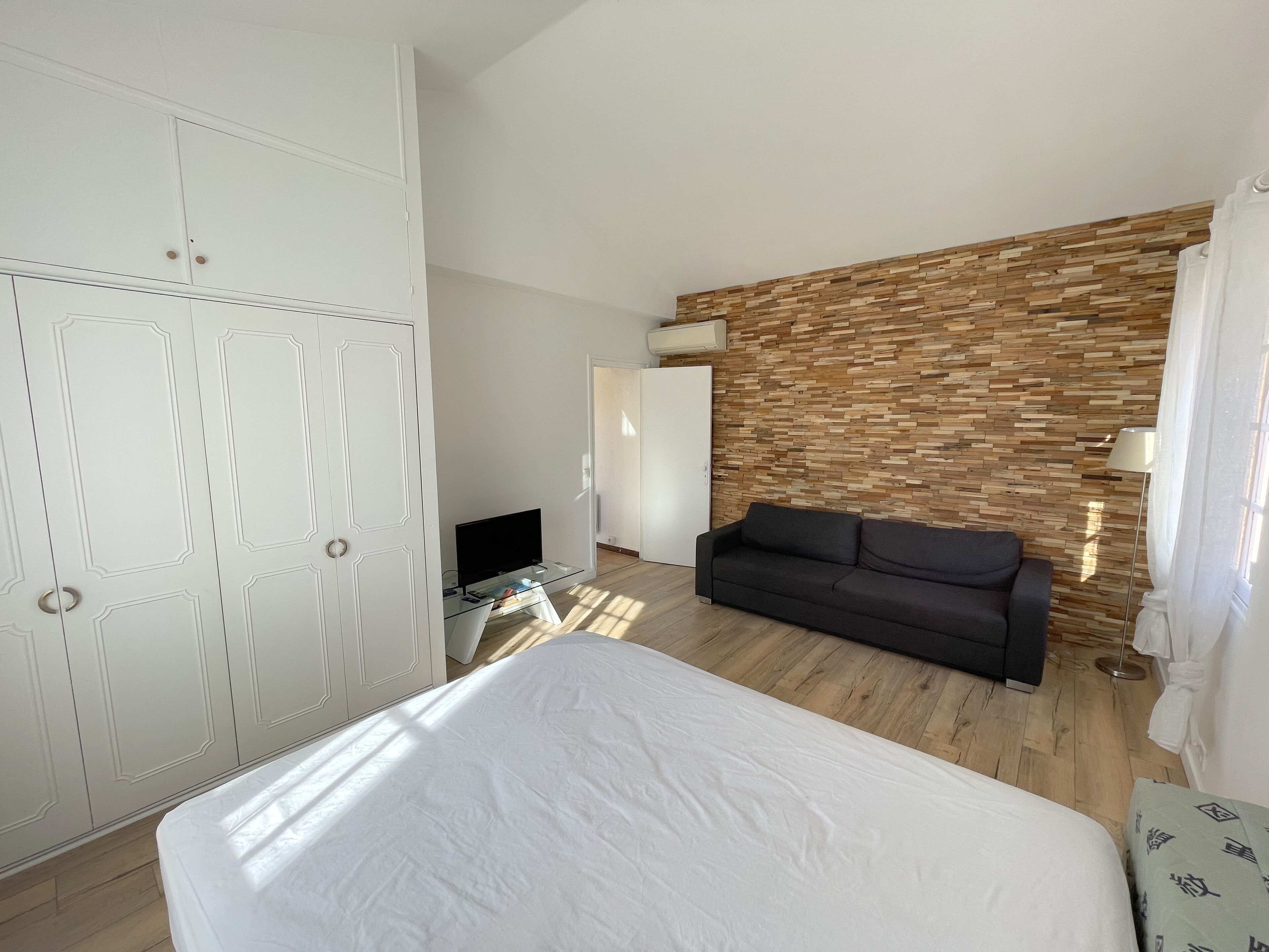 Provencal Mazet in Lorgues, quiet and close to the village