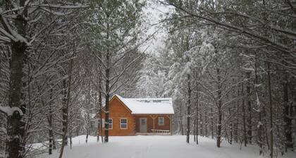 Private log cabin on 3.5 acres