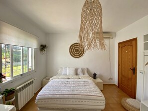 1 bedroom, travel cot, free WiFi, bed sheets