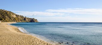 Awesome apartment in Ricadi with WiFi