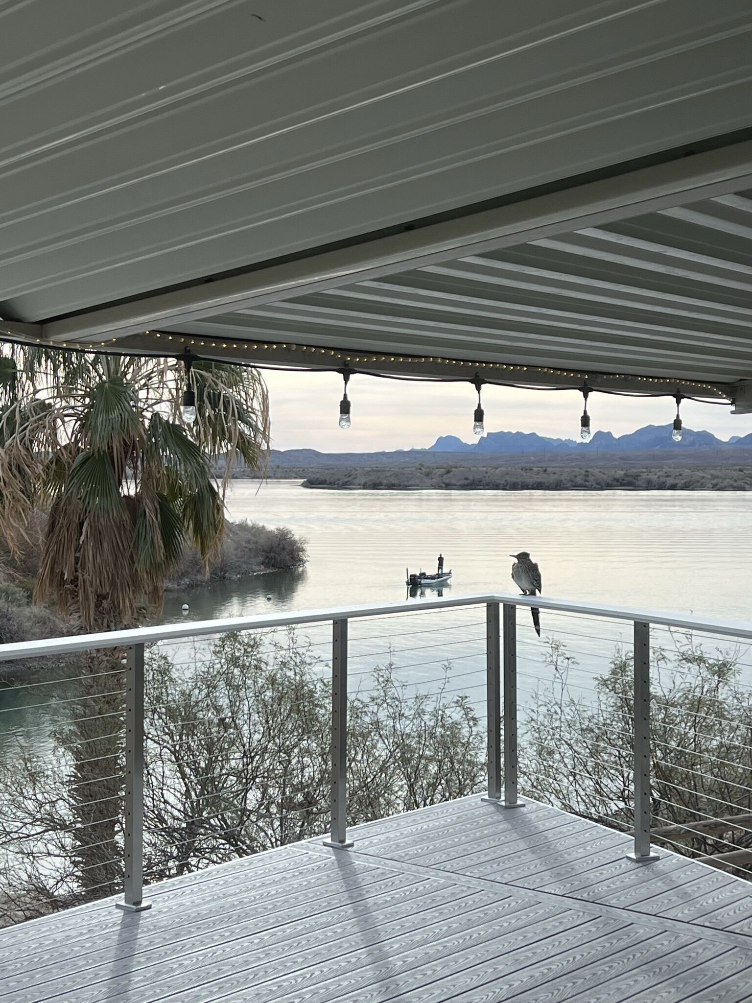 Modern  Lakefront / Beachfront