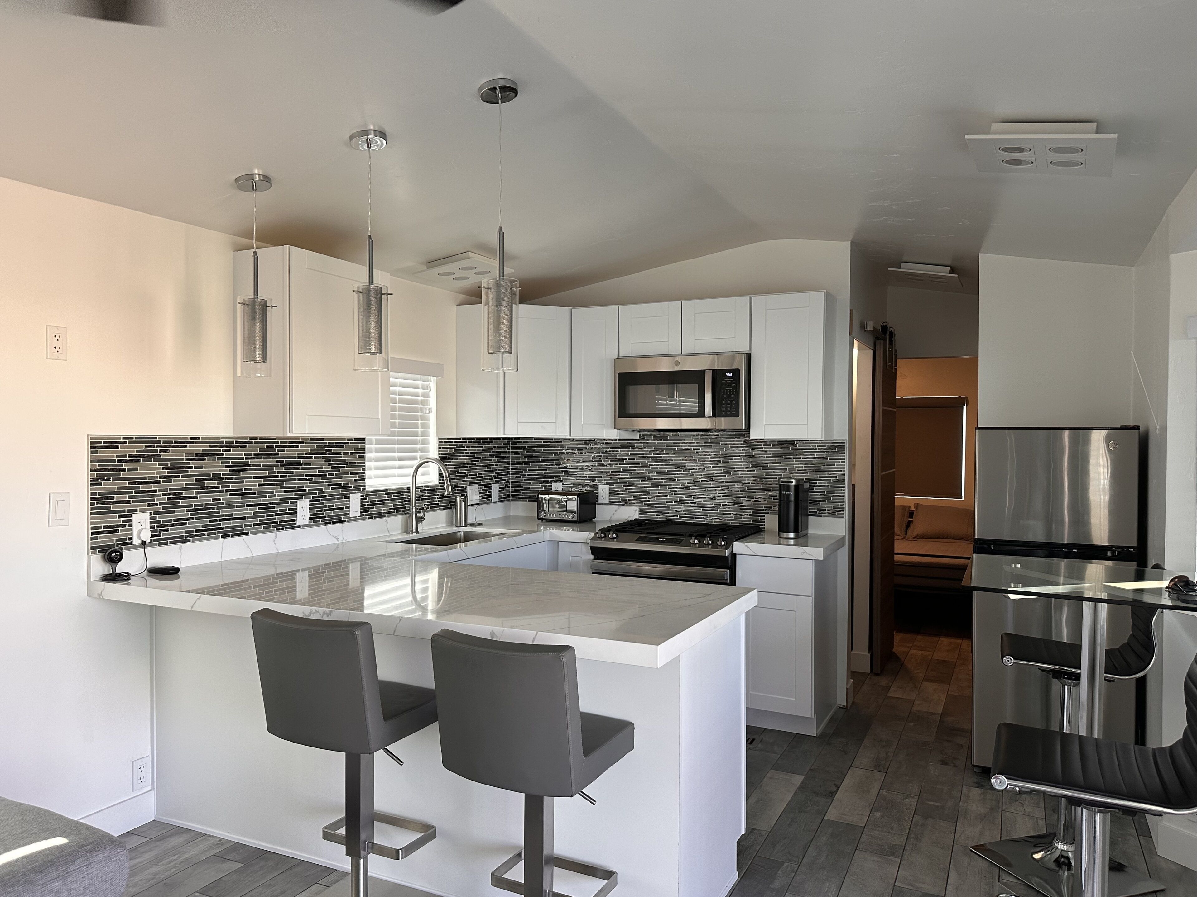 Modern  Lakefront / Beachfront