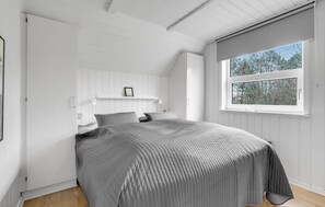 4 عدّة غرف نوم وسرير سفر وواي فاي مجانًا