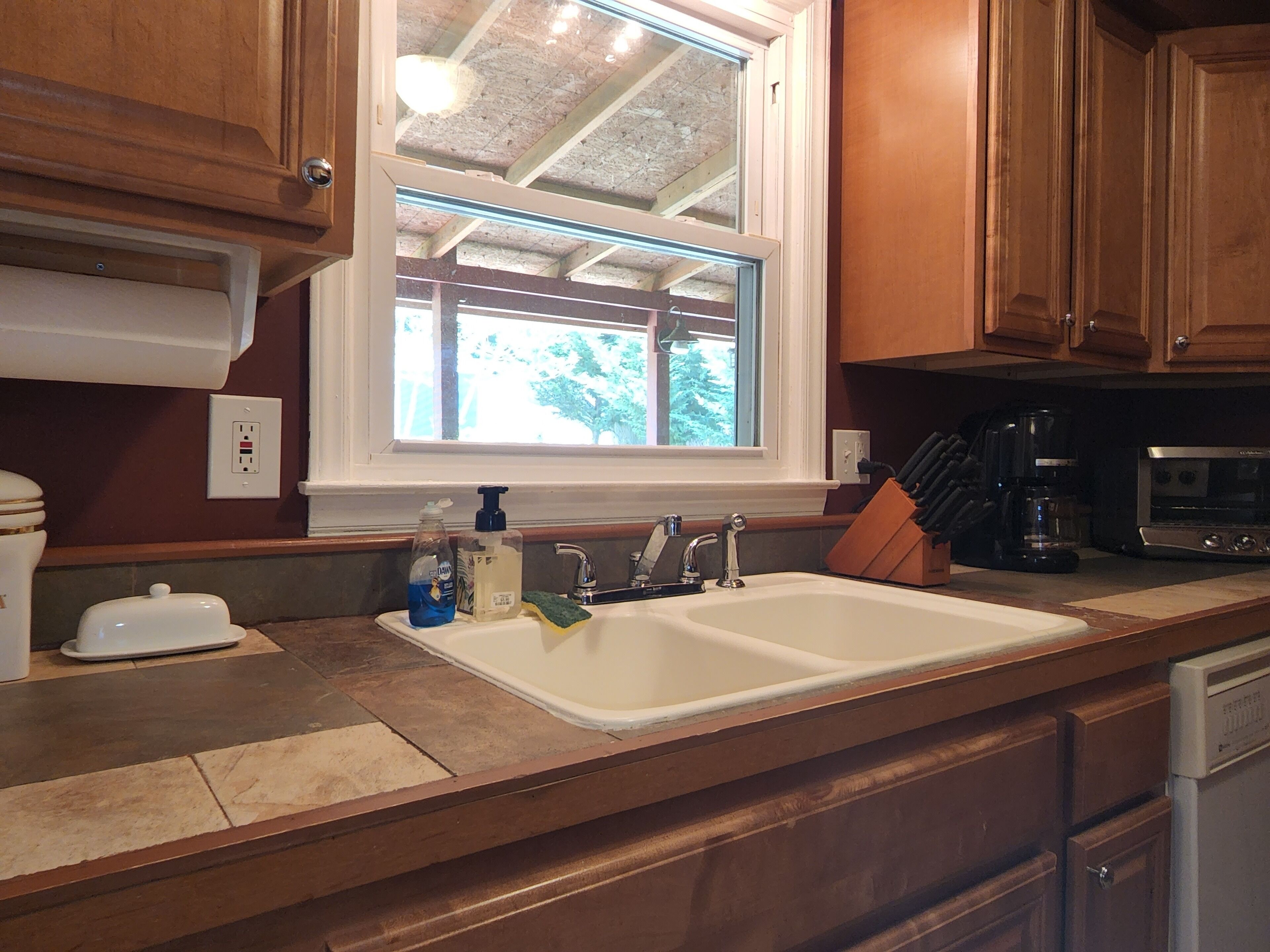 Cozy house-walking distance to downtown Black Mountain.