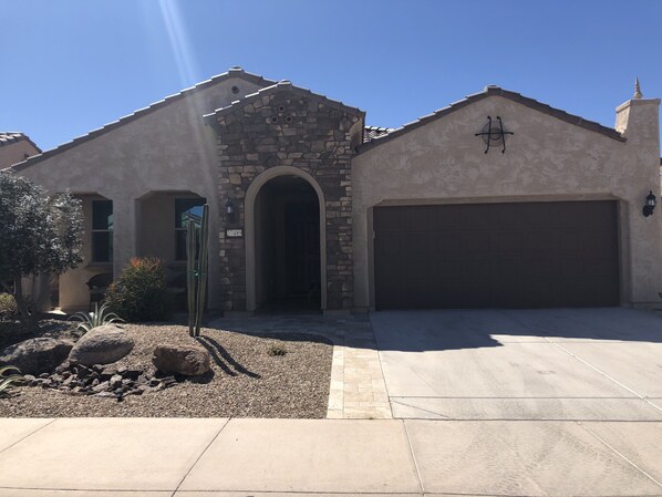 Exterior - Over 55 Community with all Amenities, Beautiful Troon Golf Course. (Buckeye)
