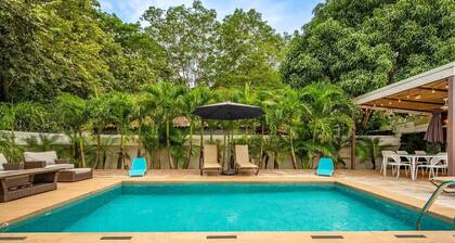 Playa Potrero: Stunning modern 3 Br, 3.5 bath home - Casa Coralis