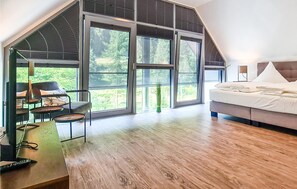 3 عدّة غرف نوم وواي فاي مجانًا وملاءات أسرّة