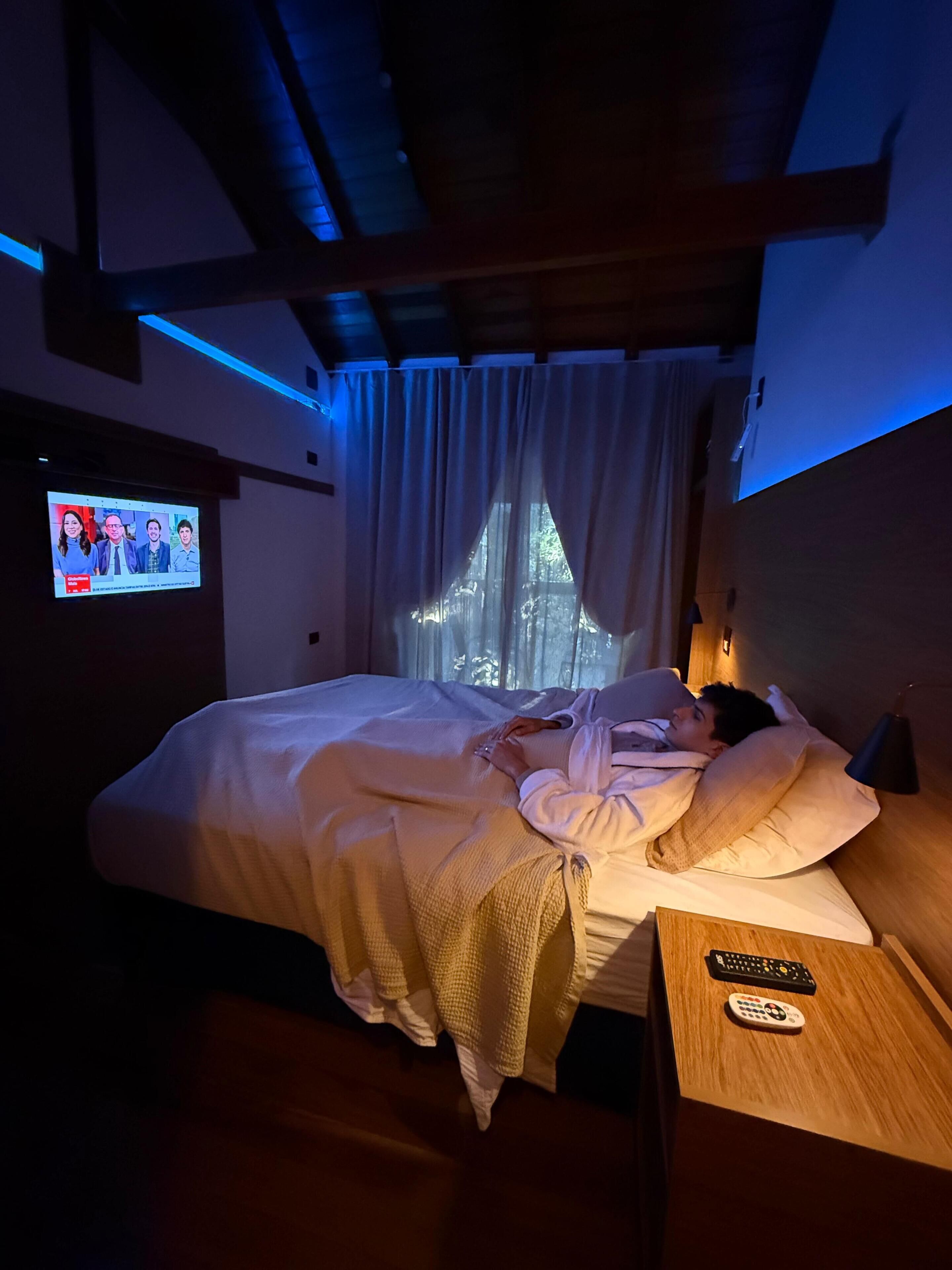 Seprai antialergi, minibar, didekorasi berbeda-beda, dan Wi-Fi gratis