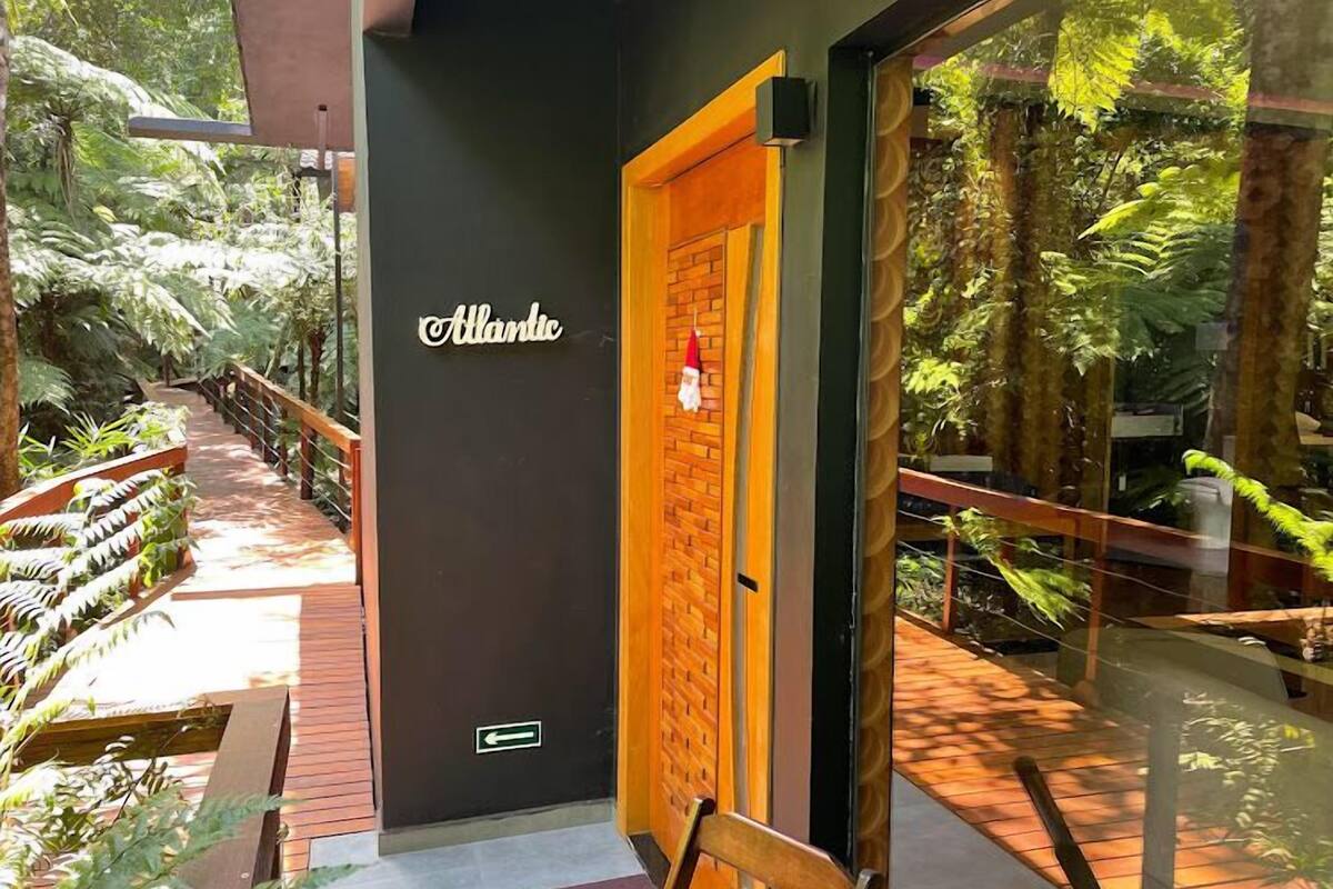 尊荣小屋 | 防过敏的被褥、迷你吧、免费 WiFi、特色装修