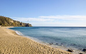 Plage à proximité, pêche sur place