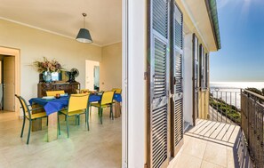 Outdoor dining - 2 bedroom awesome home in Cipressa (Cipressa)