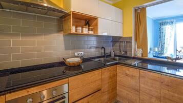 Kühlschrank, Geschirrspüler