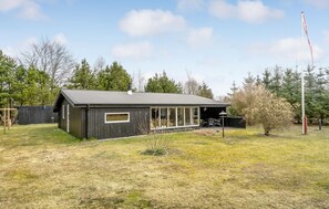 Exterior - Nice home in Hals with WiFi (Hals)