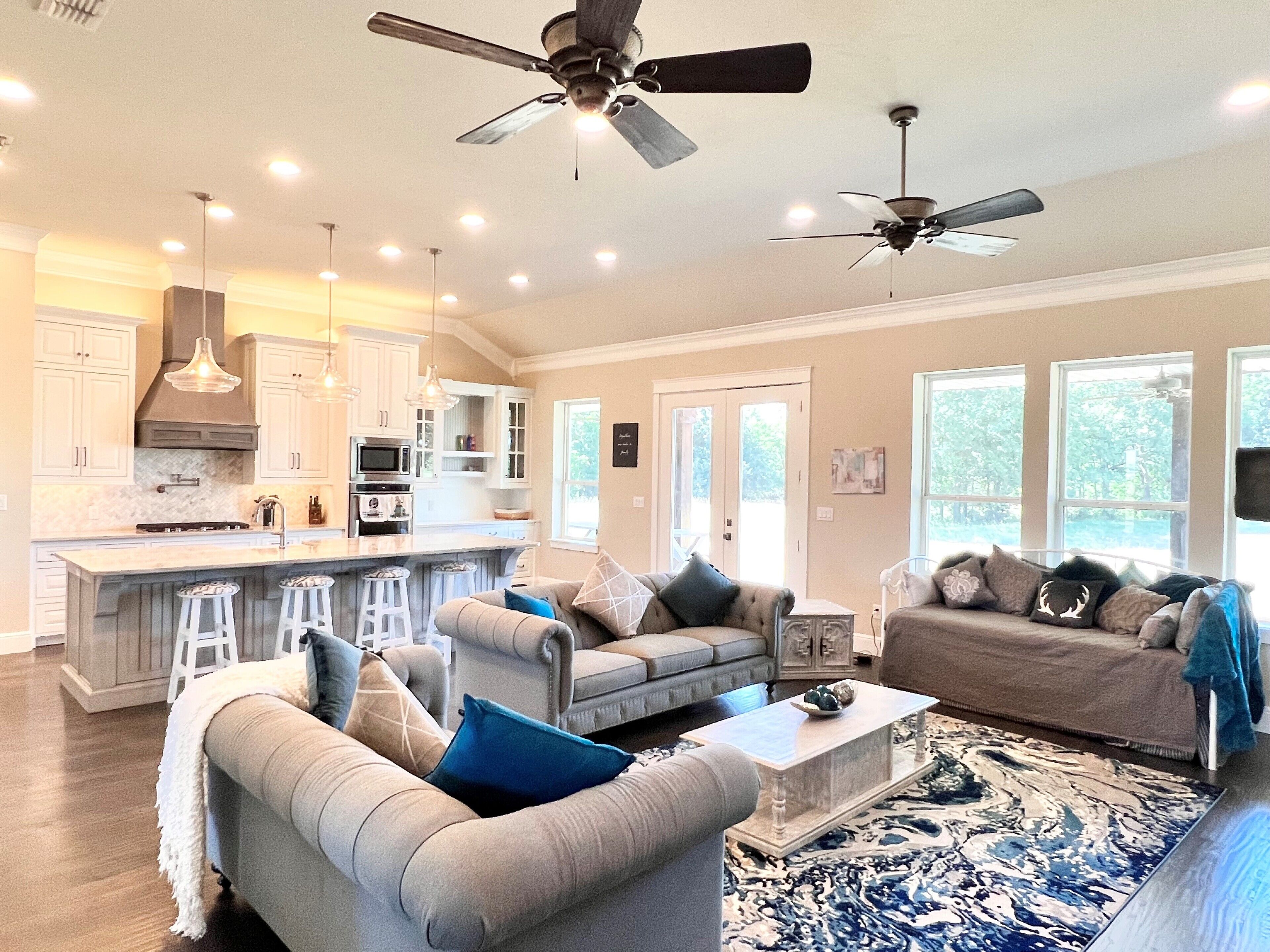 Modern, Comfy & Stylish Farmhouse - Direct Lake Access/Fishing Pond/Wildlife