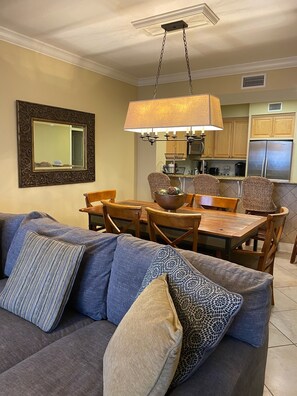 Smart TV - TRAVEL EXPENSES PAID^ Elite Condo, Amazing Panoramic Water Views, Beach Service (Fort Walton Beach)