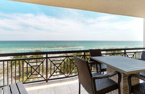 Outdoor dining - TRAVEL EXPENSES PAID^ Elite Condo, Amazing Panoramic Water Views, Beach Service (Fort Walton Beach)