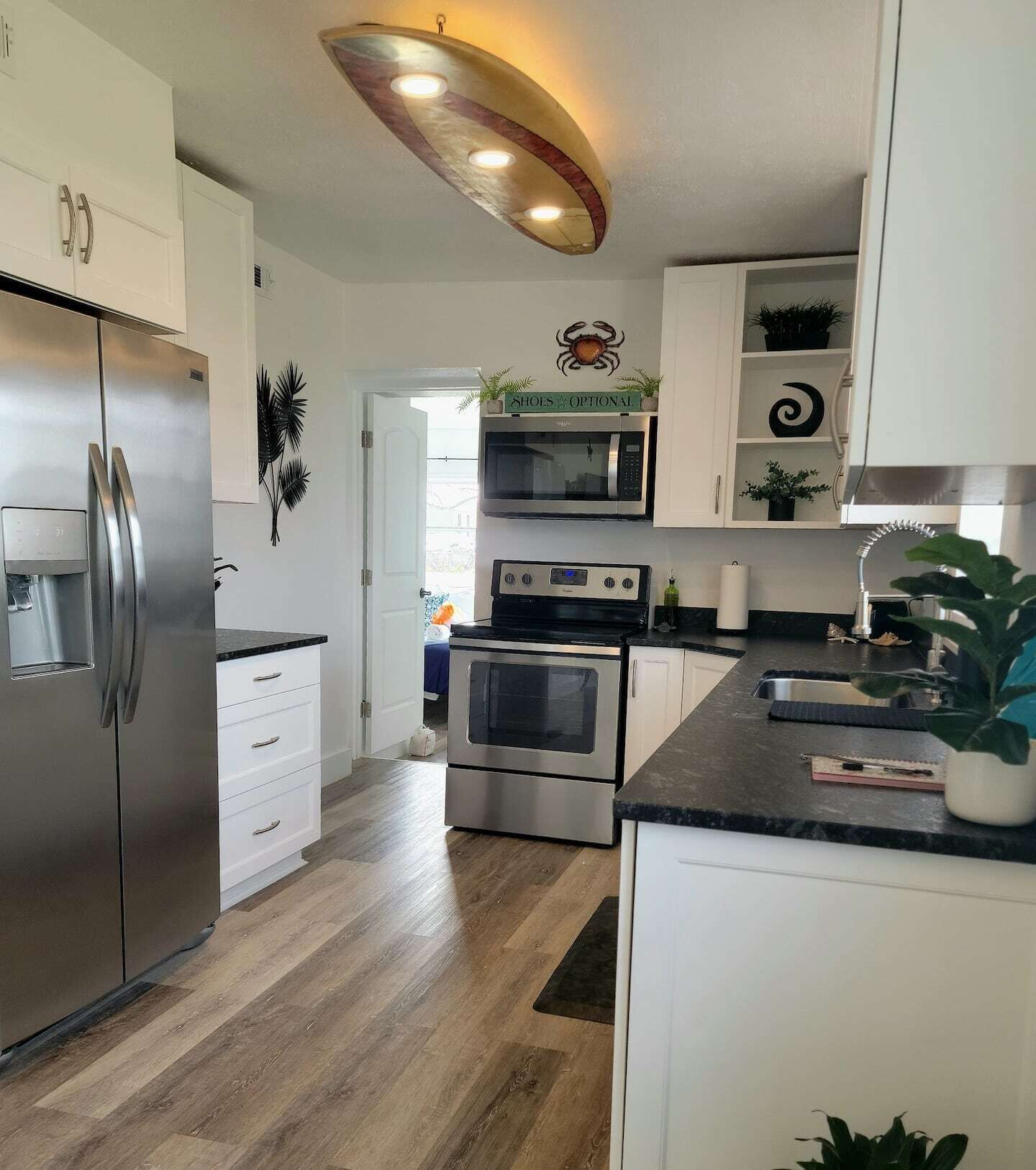 🌴Relaxing Family Getaway🌴 mins from 🏖 king 🛏