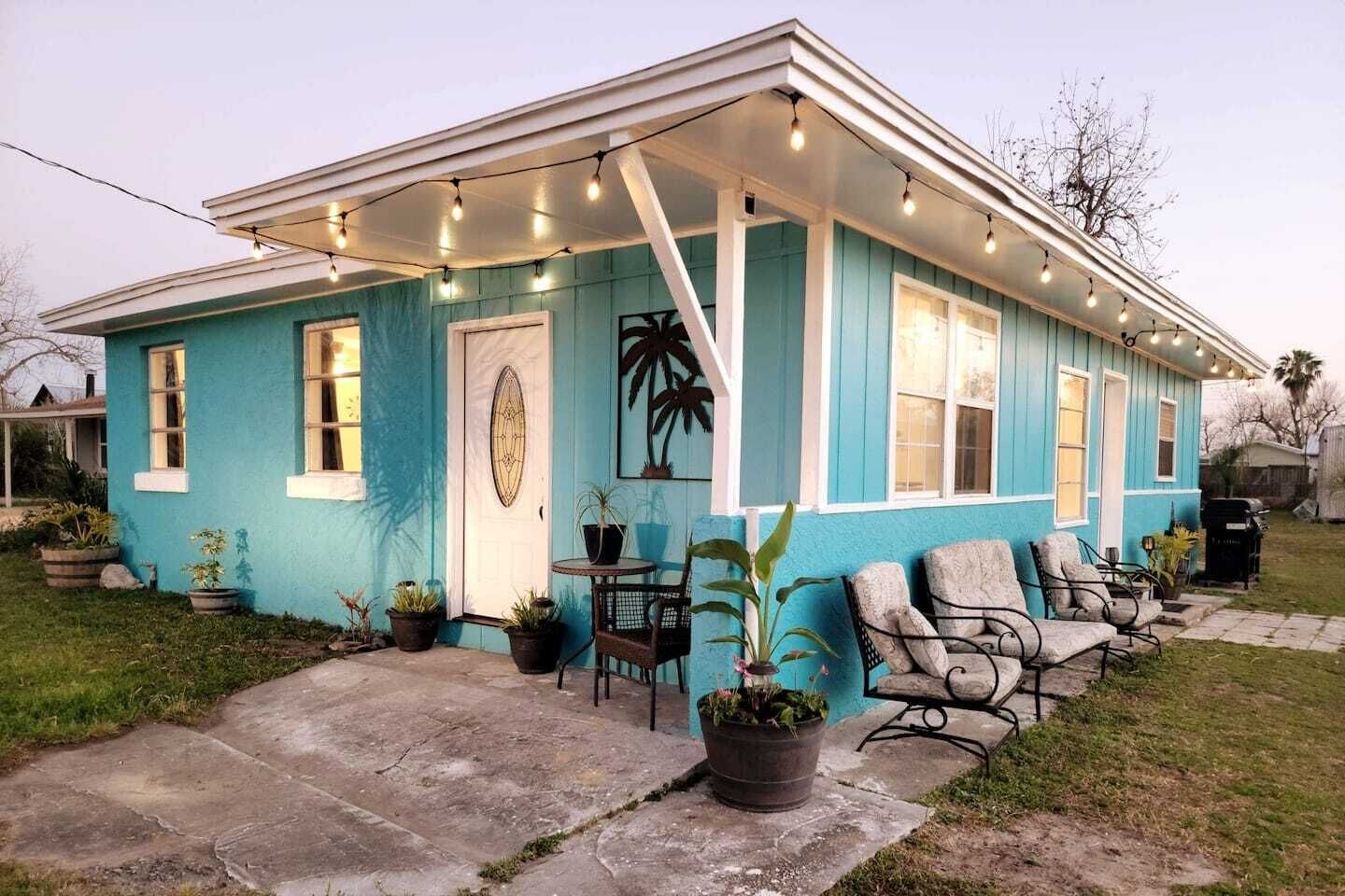 🌴Relaxing Family Getaway🌴 mins from 🏖 king 🛏