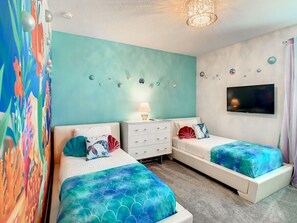 7 dormitorios, tabla de planchar con plancha, cuna de viaje