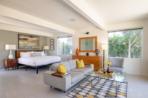 Main Master Bedroom : Spacious, bright rooms give the couples a perfect place to retreat to.