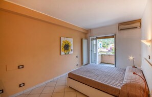2 chambres, lit parapluie, Wi-Fi gratuit, draps fournis