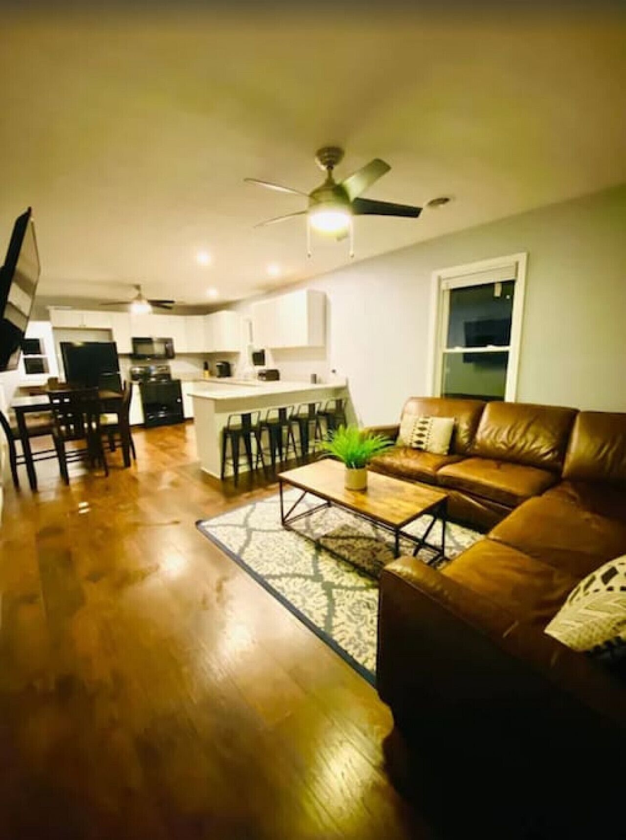 Friends & Family Oakwood-Kettering, UD Home 2Bd2Ba