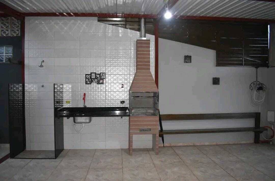 House with barbecue just minutes from the beach