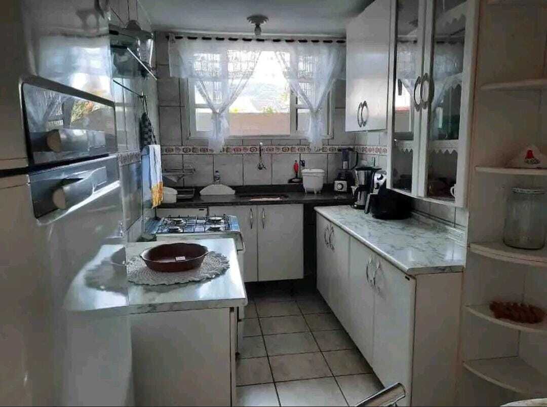 House with barbecue just minutes from the beach