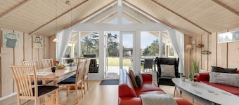 Hermosa casa en Skjern con vista al mar