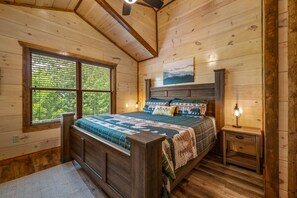 3 bedrooms, in-room safe, desk, iron/ironing board