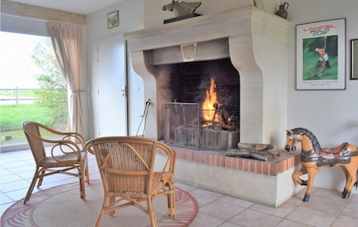 6 bedroom stunning home in Janville