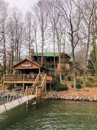 Life is Better at the Lake! Waterfront cabin on Lake Keowee