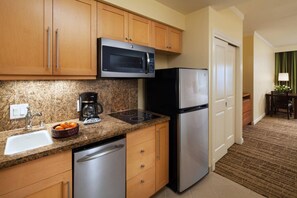 冰箱、微波炉、炉灶、洗碗机