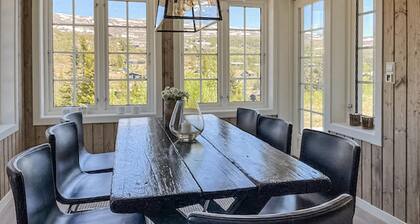 4 bedroom awesome home in Eggedal