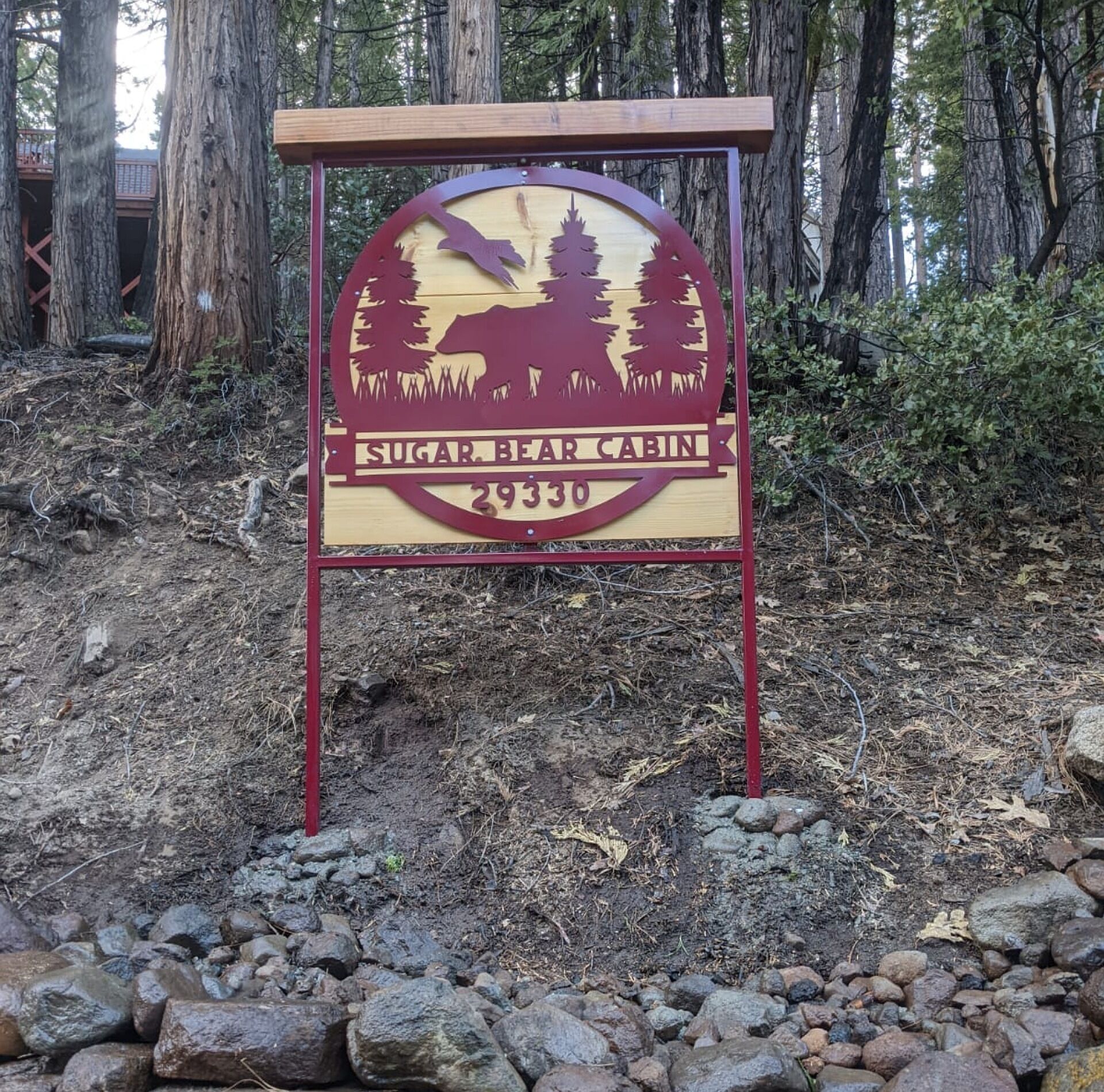 SUMMER IS IN THE AIR! PINECREST LAKE IS 5 MINUTES AWAY! 