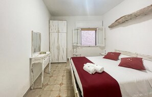 2 camere, culla da viaggio, Wi-Fi gratuito