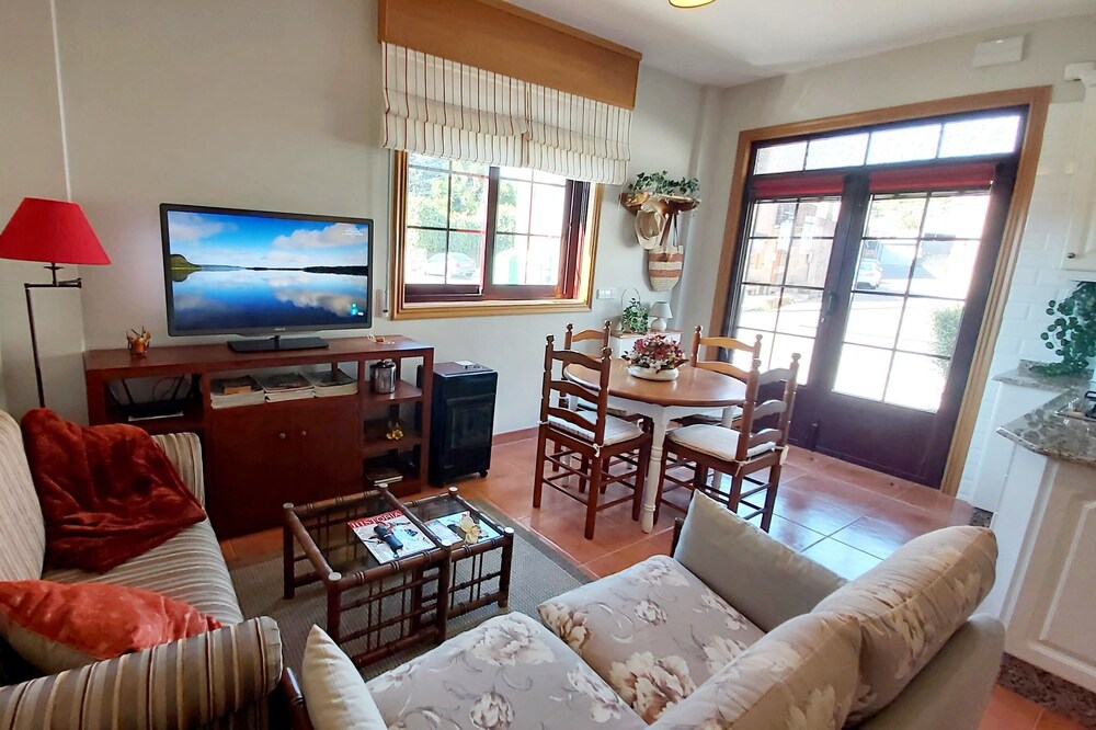 Beautiful apartment in Moaña, 5' by car from the beach and the mountains.
