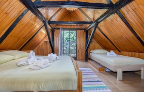 1 bedroom, iron/ironing board, travel cot, free WiFi