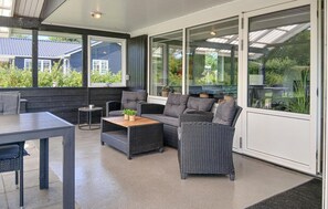 Terrace/patio - Nice home in Tarm with kitchen (Tarm)
