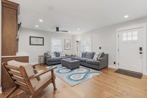 Fernseher, Tischtennisplatte