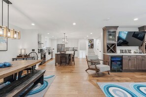 Dining - East Nashville Home Just Minutes to Downtown! EARLY CHECK-IN available (Nashville)