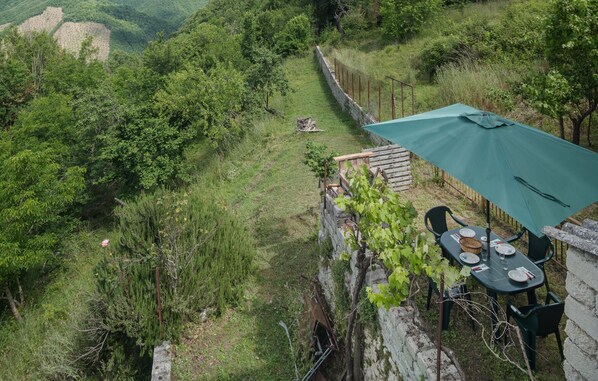Outdoor dining - 3 bedroom cozy home in Roccaberardi (Roccaberardi)