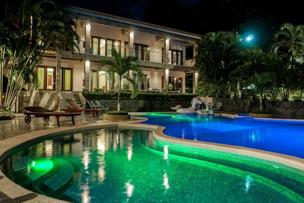 Smart TV de 55 pulgadas con canales por cable, una televisión