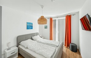 4 bedrooms, travel cot, free WiFi