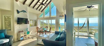 Luxury Ocean View Villa in West Bay Roatan. 3 Bedrooms with Pool & Beach Access