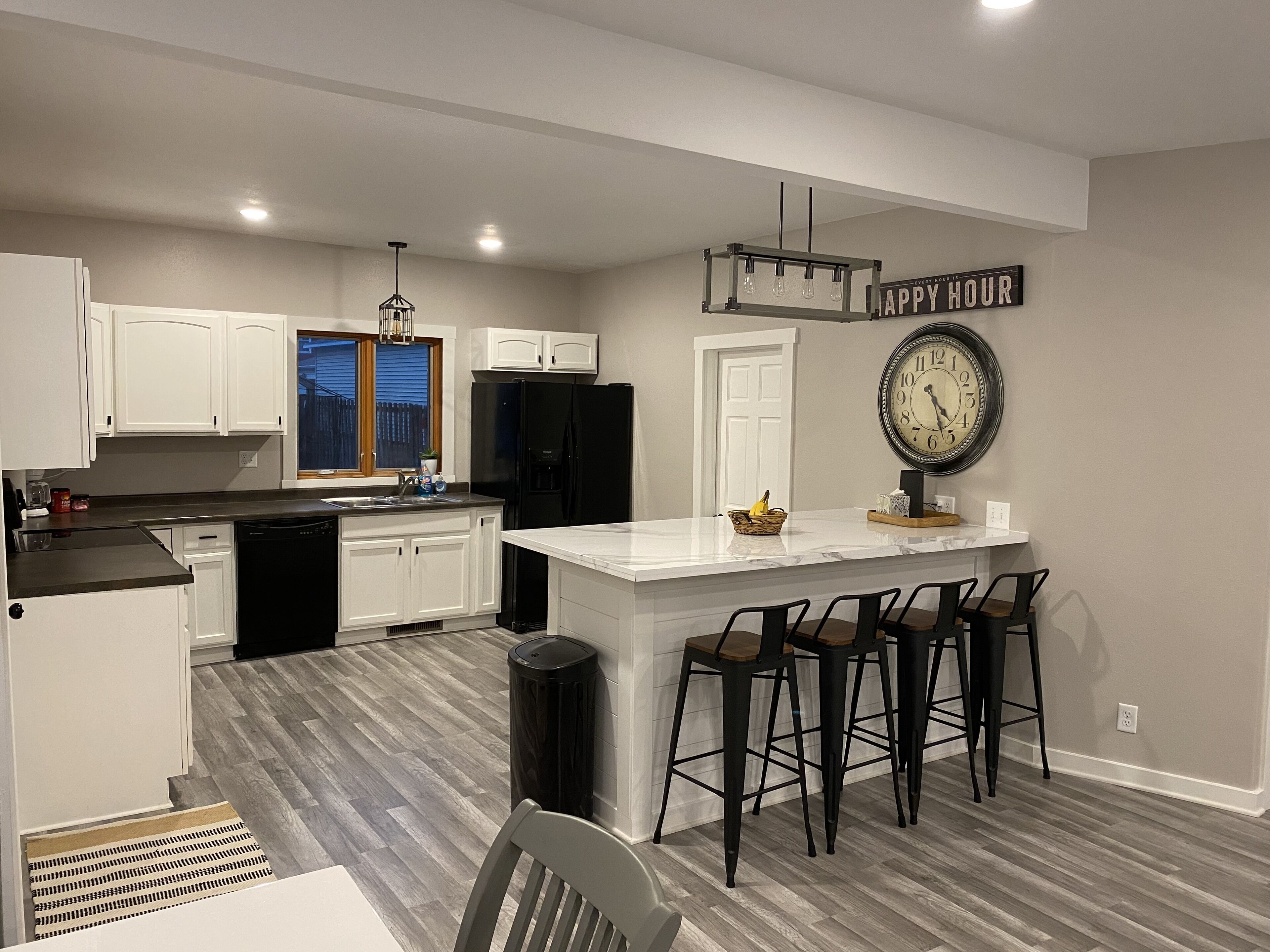 Full house in PdC w/ large deck - only blocks from downtown & the Mississippi!